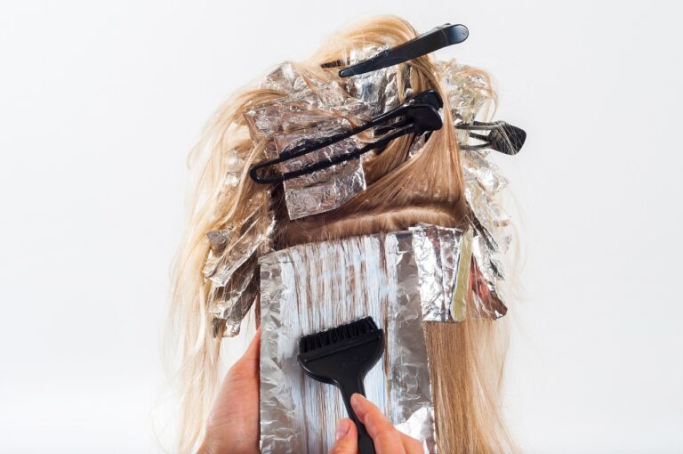 Krebs durch Haarfärbemittel? Neue Klage gegen Kosmetikriesen